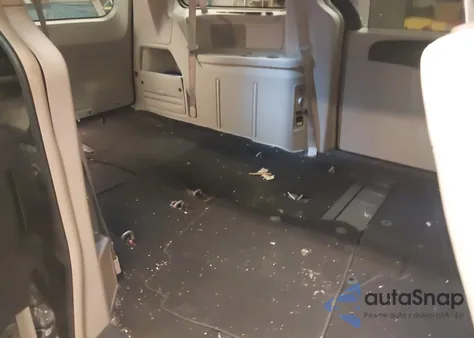 2013 Chrysler Town & Country Touring-L из США, поврежденный, VIN 2C4RC1CG0DR805389